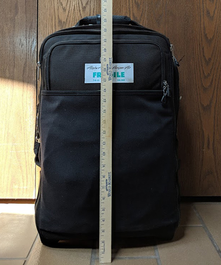 21.6 x 15.7 x 7.8 inches luggage