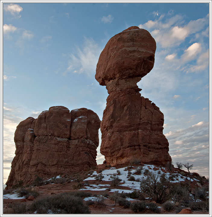 (Tiny) Moon Over Balanced Rock
