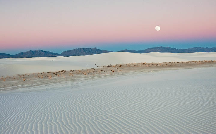 WC400-White Sands Moon Set