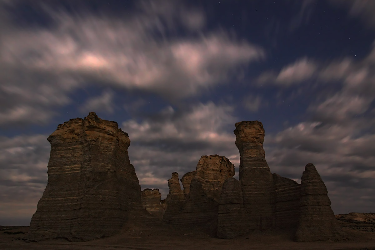WC 424 - Moonlit Rocks