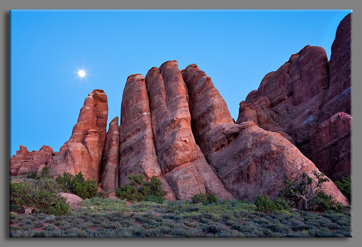 Last light & Moonrise