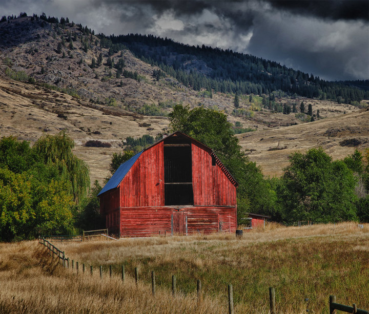 Grand Forks Barn