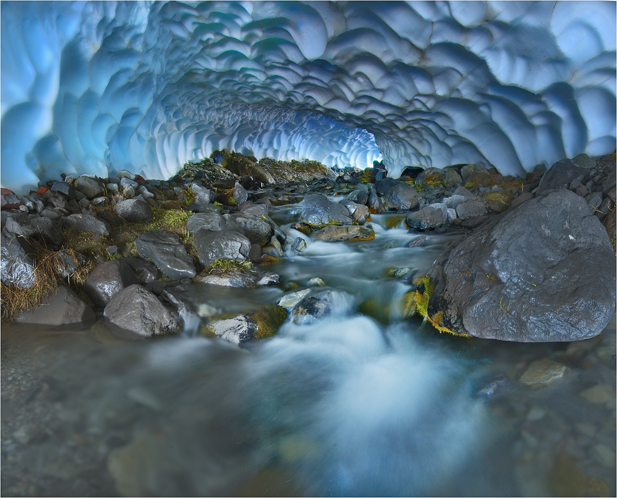 Mt Rainier Snow-Cave