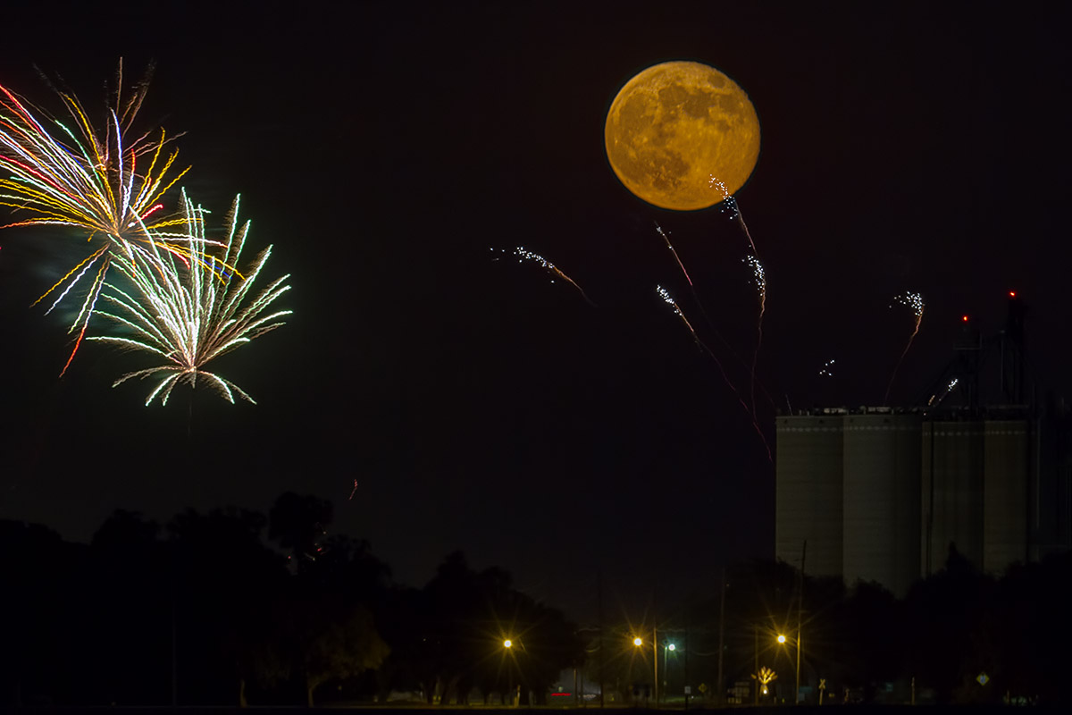 Moon/fireworks +repost
