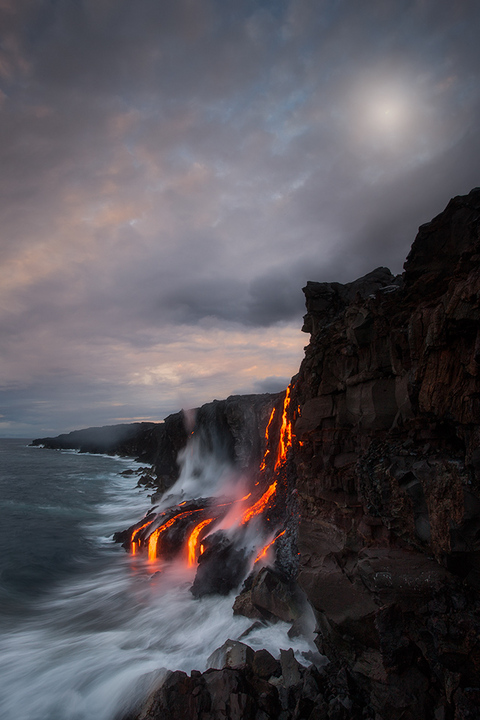 Moonset flow Kalapana