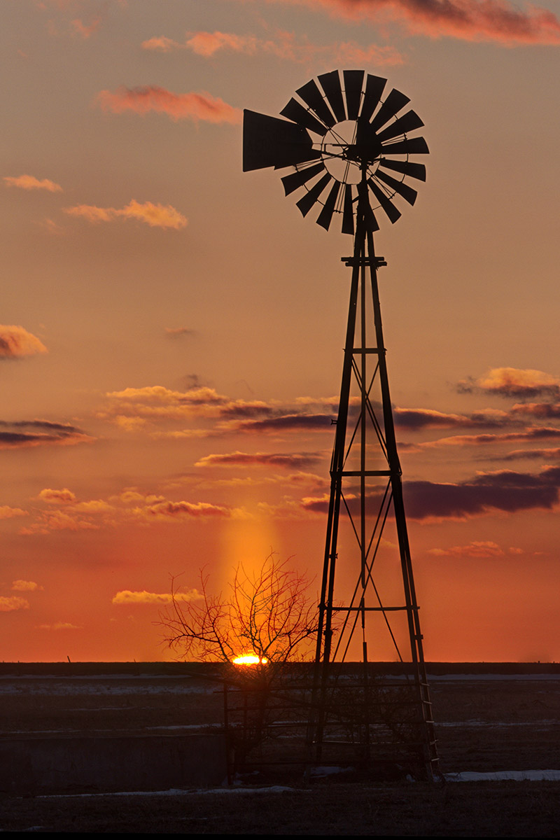 sun pillar with windmill