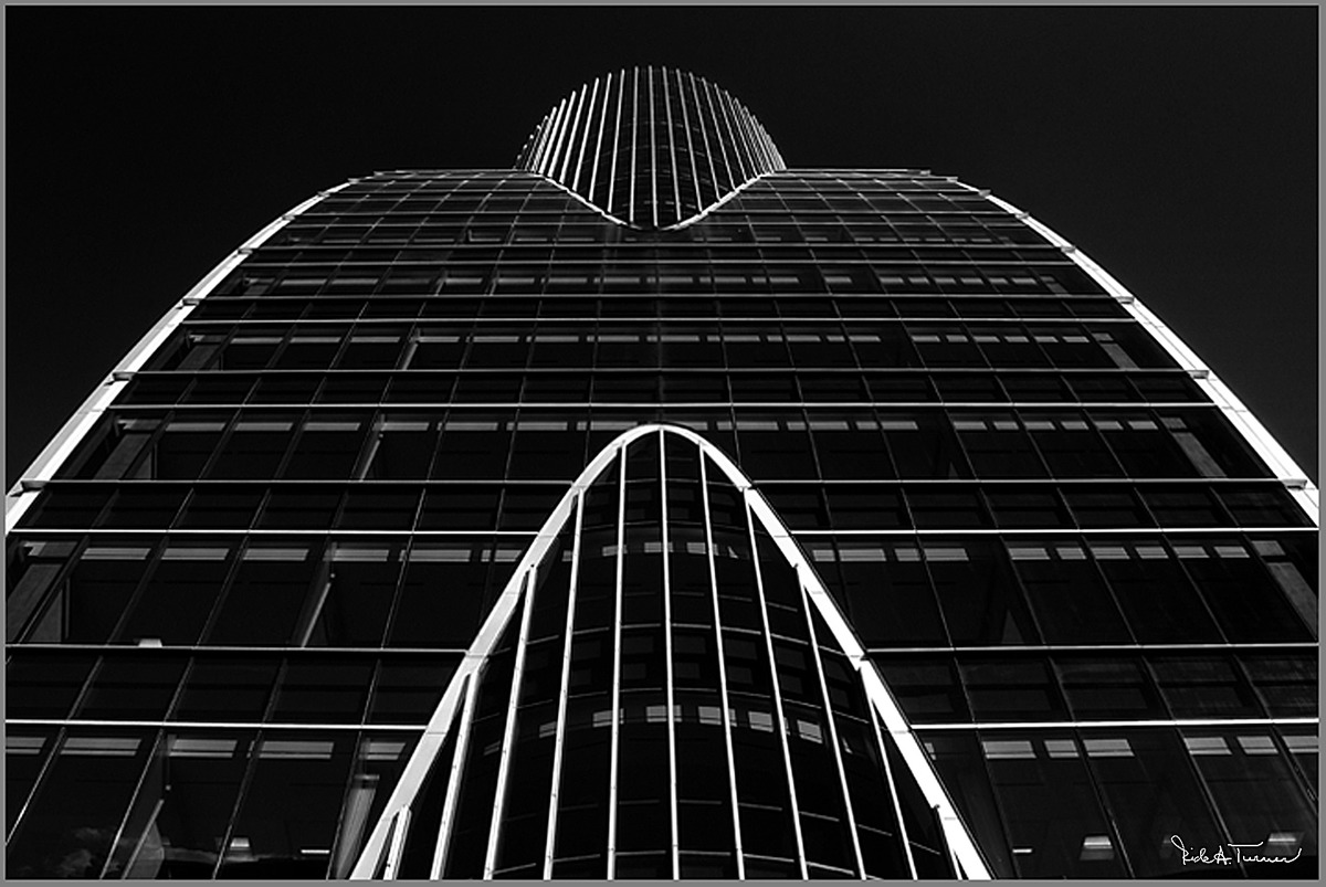 Hunt Oil tower