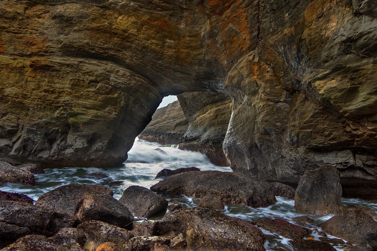 Inside Devils Punchbowl.