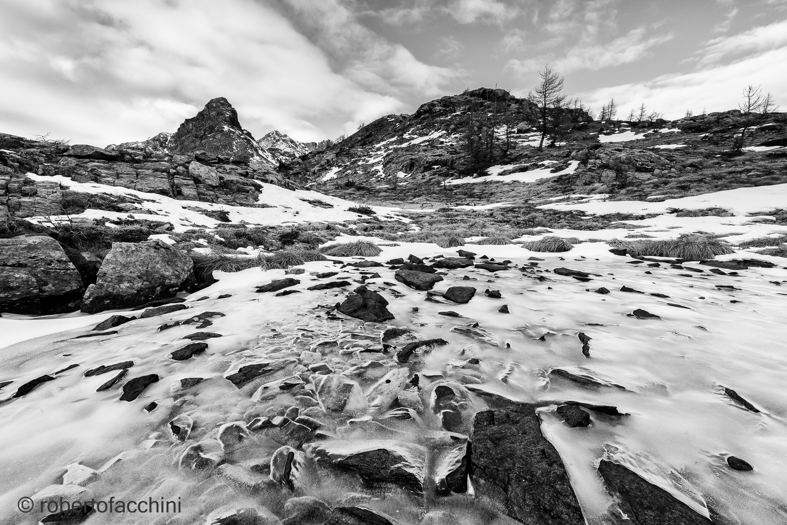 B&W mountain landscape