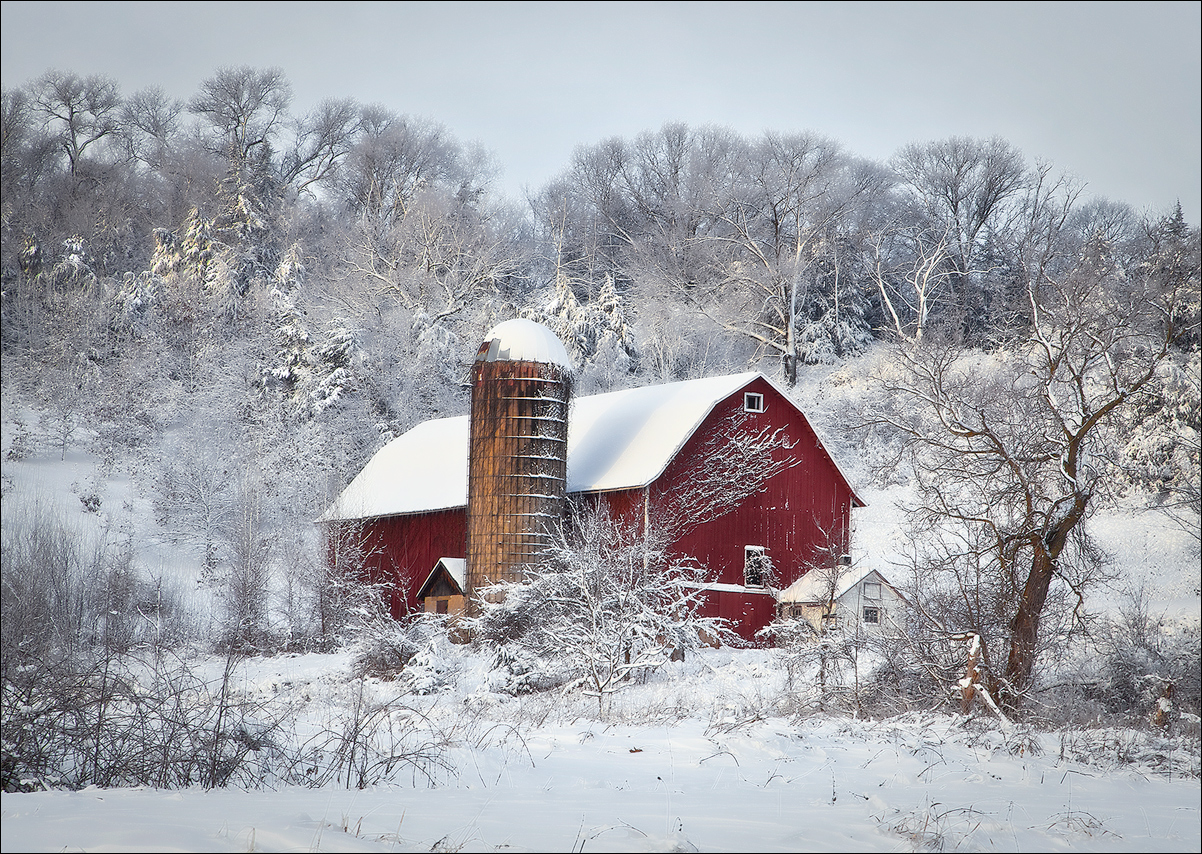 Red Barn in Snow wc717