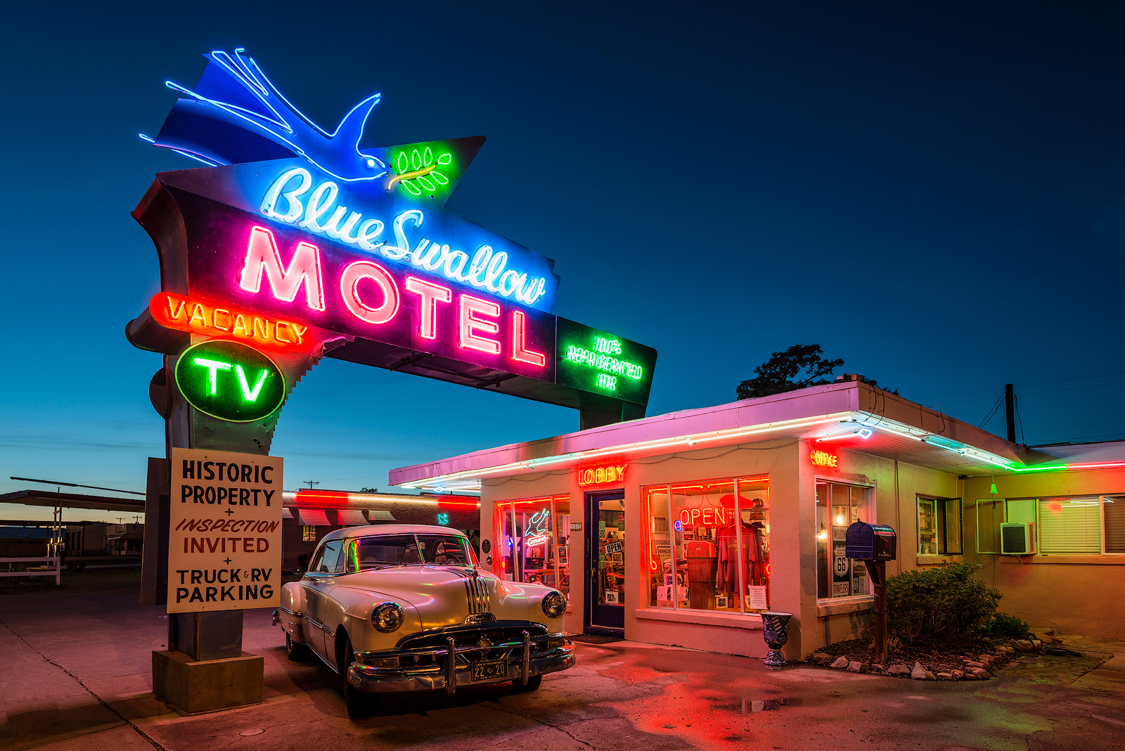 Blue Swallow Motel
